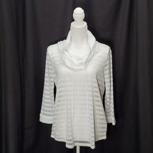 Cupio White on White Striped Shirt Size M🎉❤